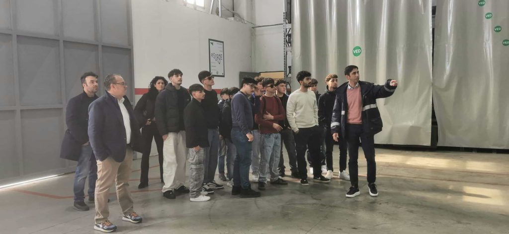 Dall’orientamento al lavoro: studenti dell’ITI di Carlentini in visita presso VED e COEMI
