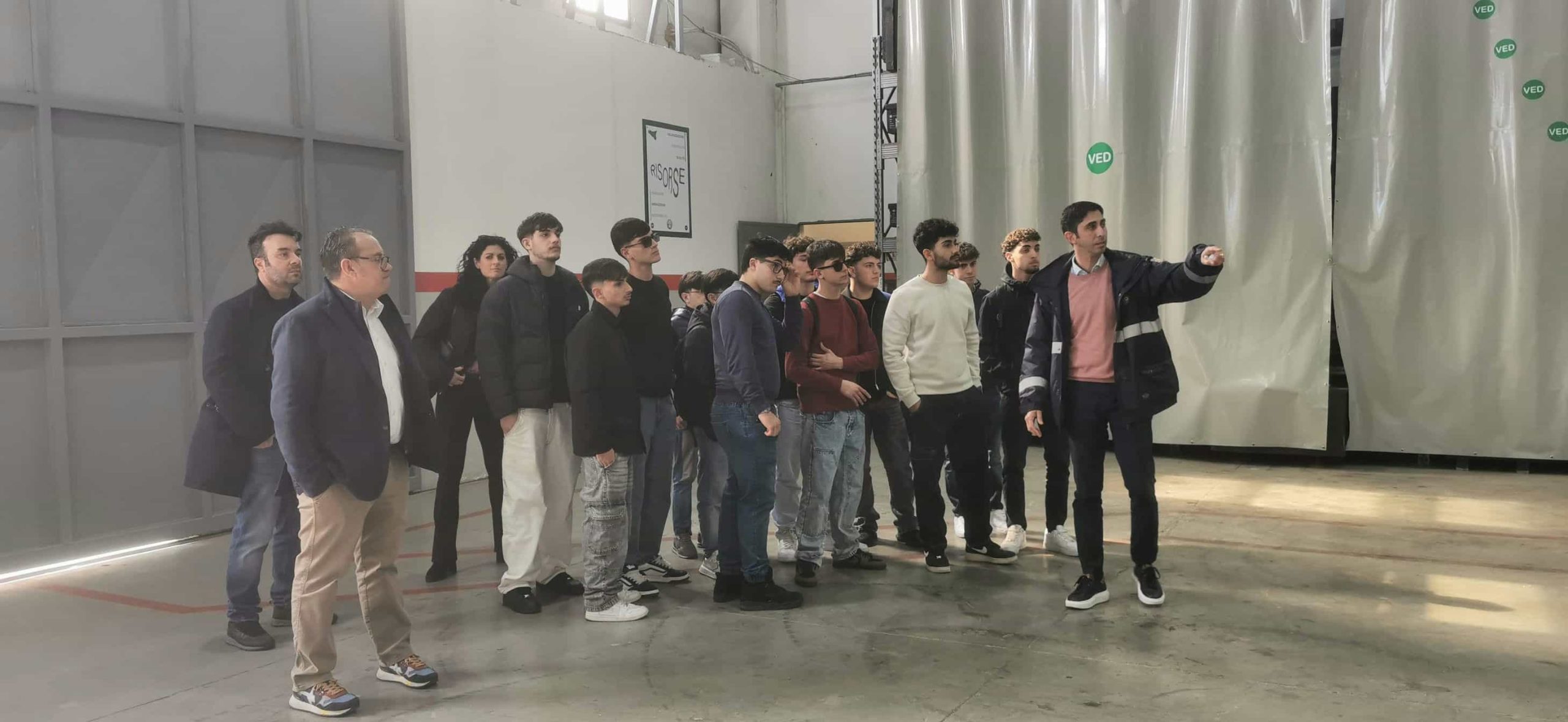 Dall’orientamento al lavoro: studenti dell’ITI di Carlentini in visita presso VED e COEMI